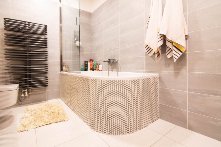 add picture to album