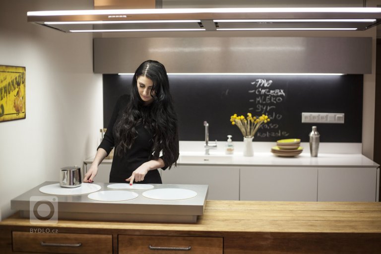 add picture to album