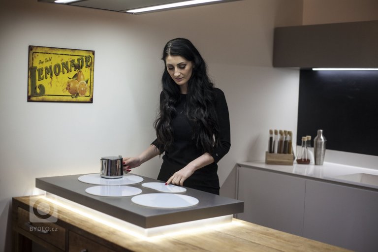 add picture to album