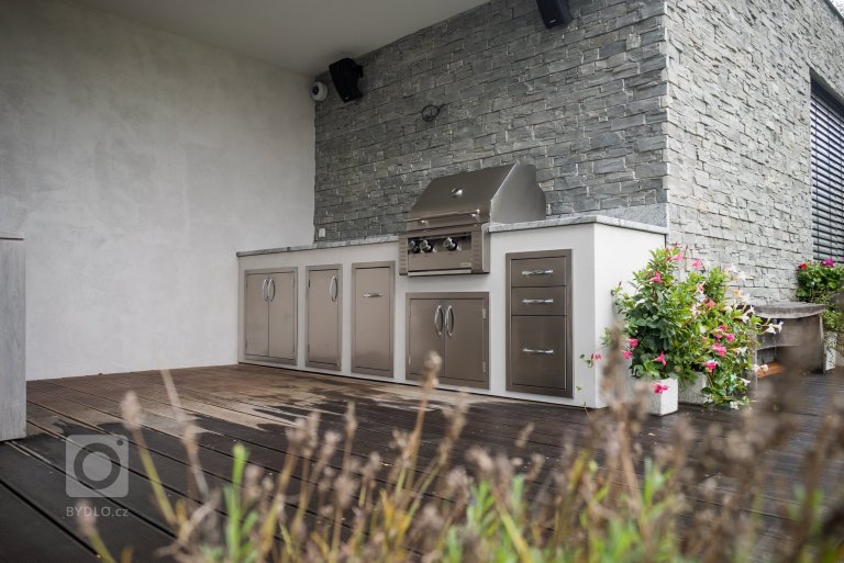 add picture to album