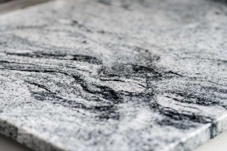 add picture to album