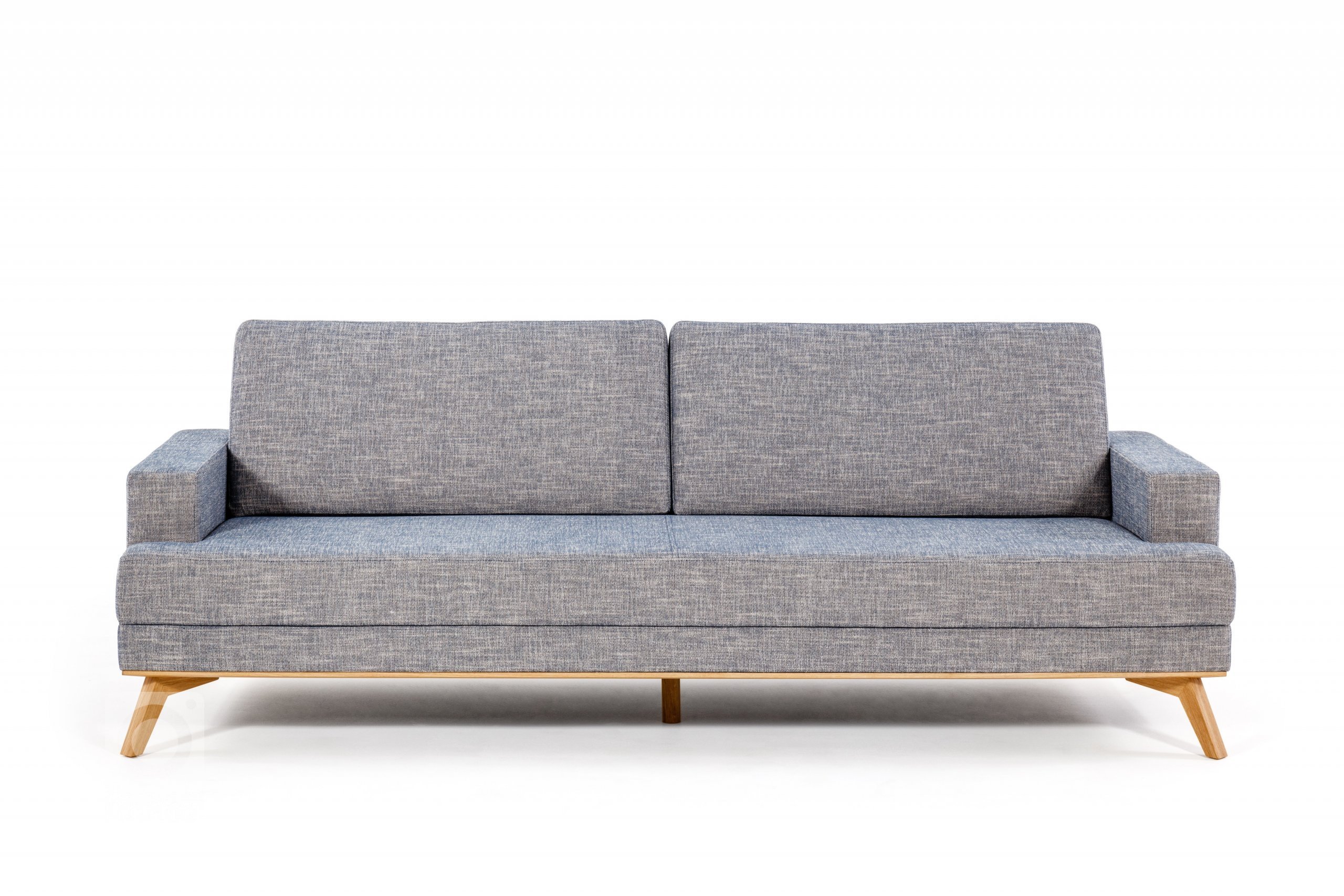 Sedací souprava s vysokým podnožím. Poskytuje různé možnosti sestav. V nabdíce je kovové i dřevěné podnoží.&nbsp;
