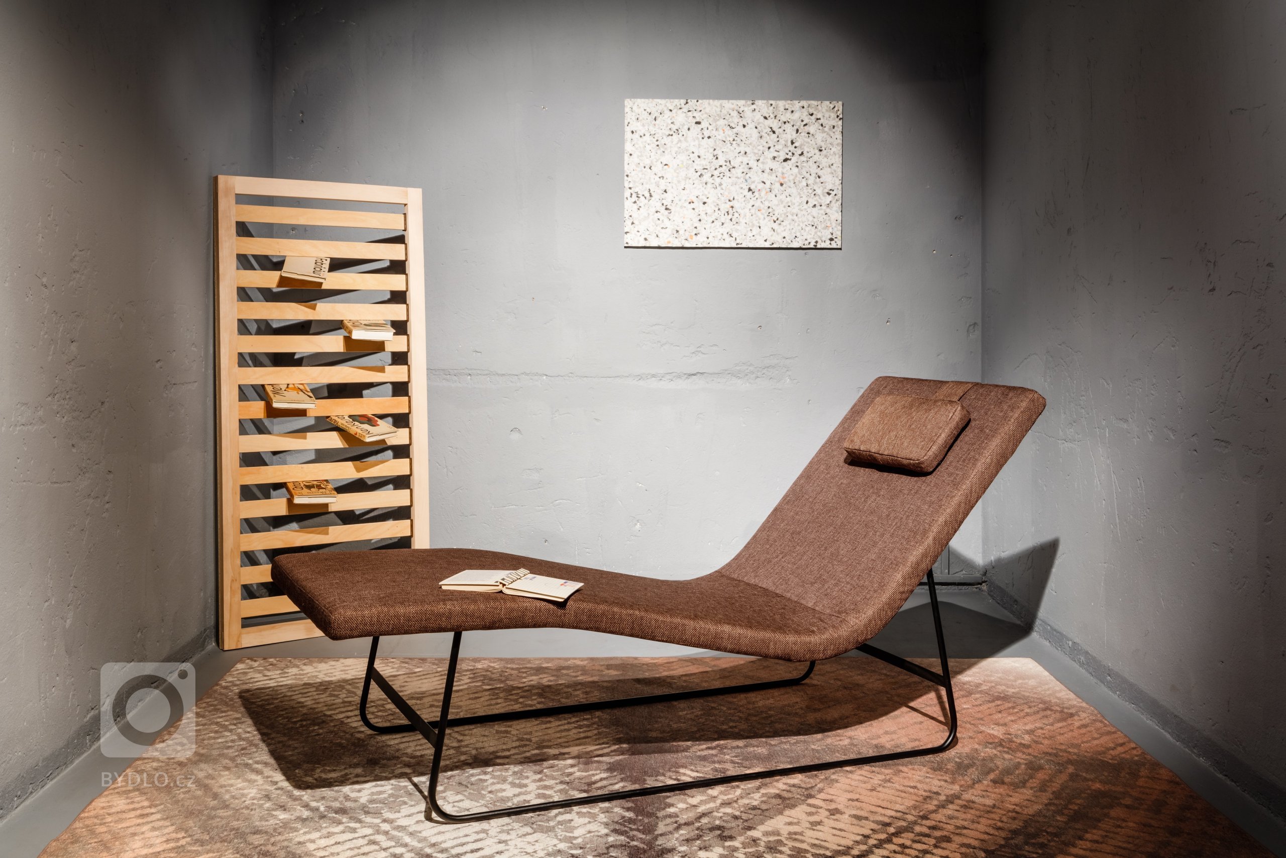 Chaise Longue Pure&nbsp;je nadčasová lenoška křehkých tvarů, v&nbsp;interiéru působí lehce a vzdušně. Její pomyslná minimalistická vlnka může přinášet pohodlí…