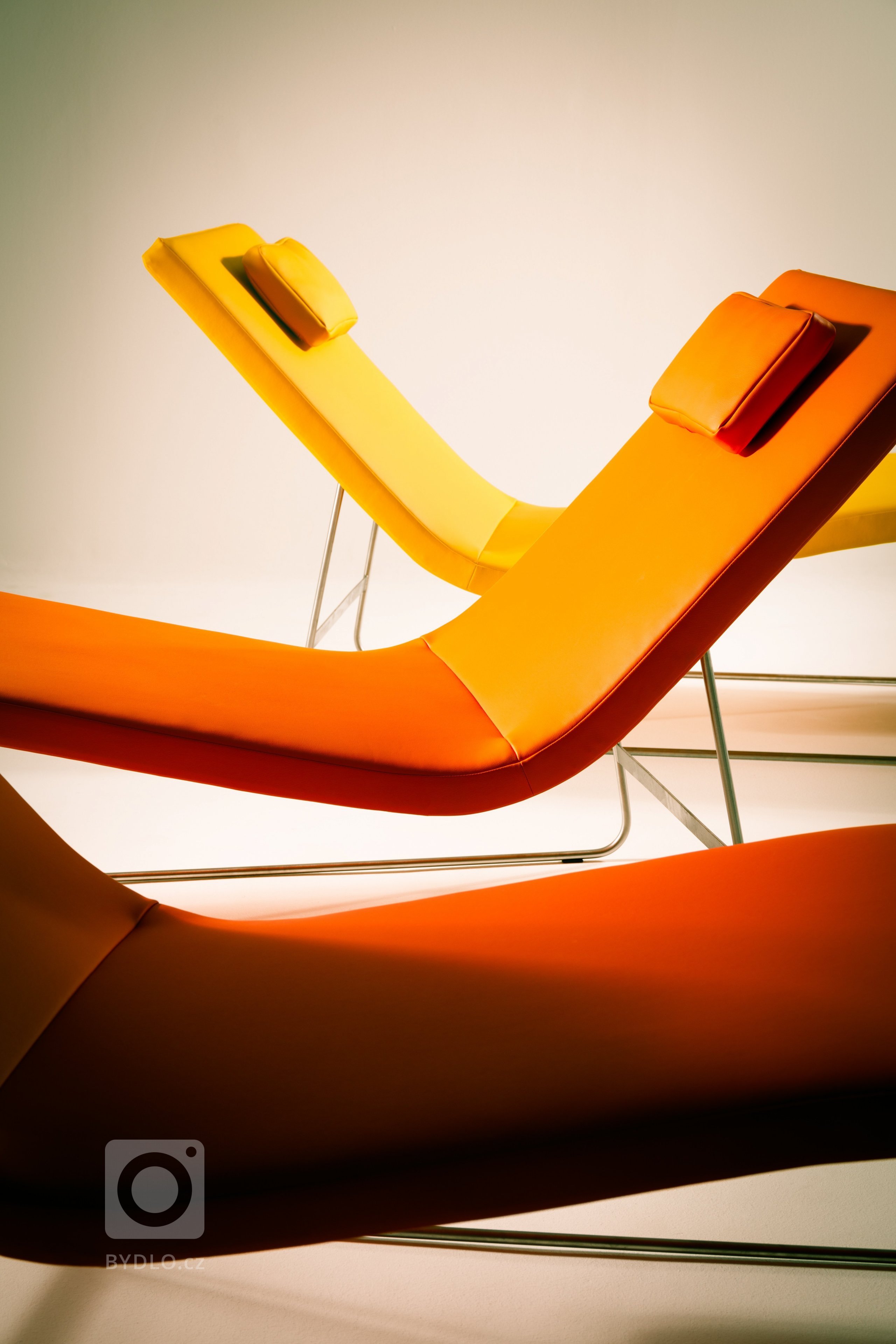 Chaise Longue Pure&nbsp;je nadčasová lenoška křehkých tvarů, v&nbsp;interiéru působí lehce a vzdušně. Její pomyslná minimalistická vlnka může přinášet pohodlí…