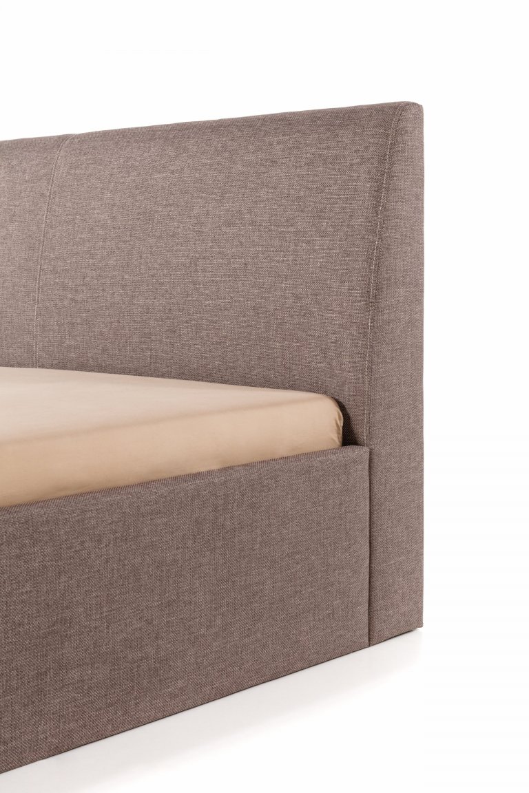 Čalouněná postel s mírně zkoseným čelem pro pohodlné opření.

- stabilní pevná konstrukce
- pohodlná výška pro vstávání 45 cm
- nastavení úrovně výšky…