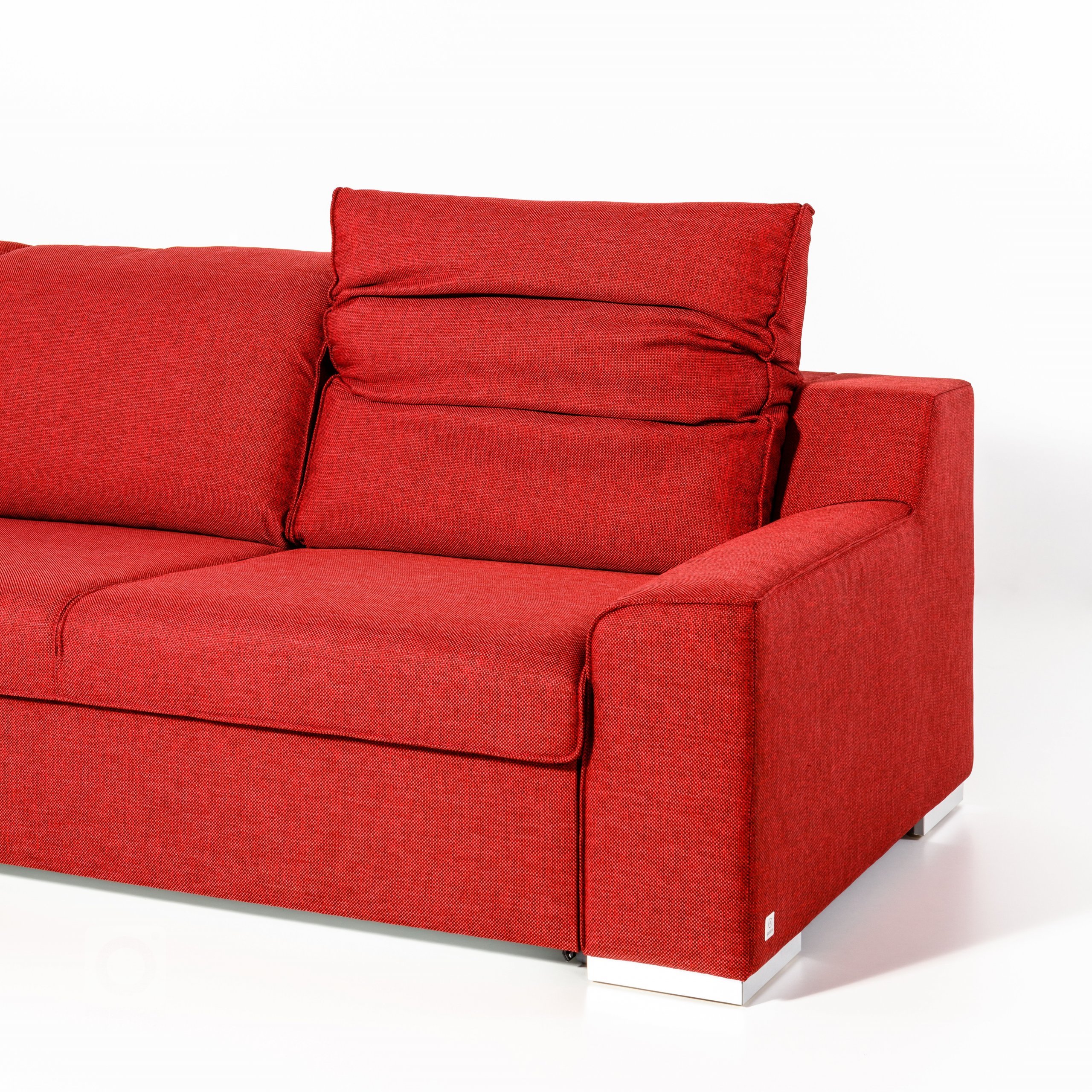 Pro milovníky pohodlí

Variabilní sedací souprava nabízí celou škálu prvků pro komfortní posezení a odpočívání. Variabilitu pohovky ÓRIÓN podtrhuje výběr z…