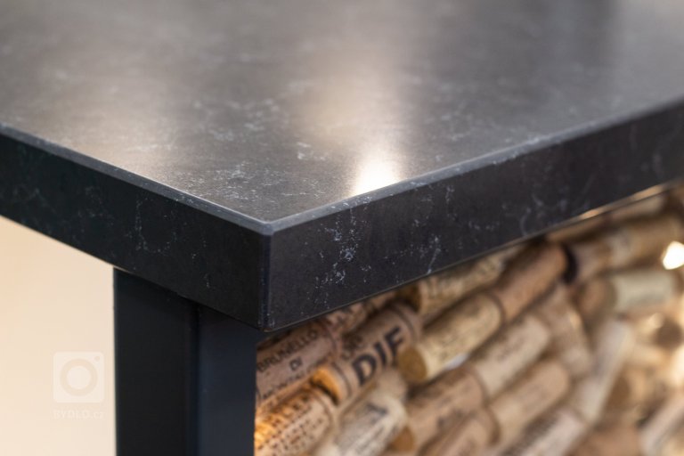 add picture to album