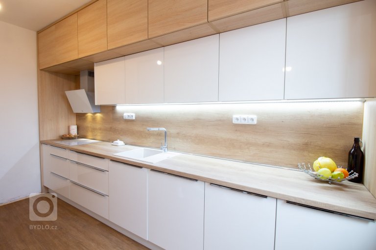 add picture to album