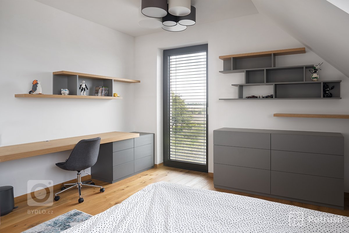 
Další zajímavý &bdquo;kousek&ldquo; putoval tentokrát do nádherného domu kousek za Prahou. Na projektu pracovali naši kolegové designéři, Renáta a Milan.…