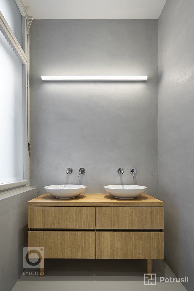 Mladý pár se rozhodl pro rekonstrukci bytu 3+1 s dvěma koupelnami, šatnou a technickou místností v centru Prahy. Celkový návrh interiéru se snažil o propojení…