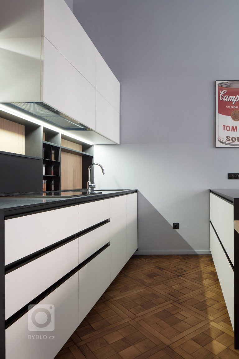 add picture to album