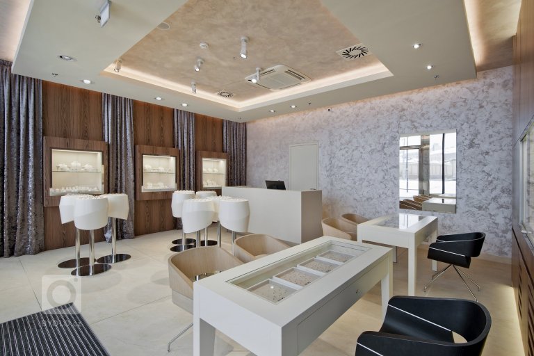 add picture to album