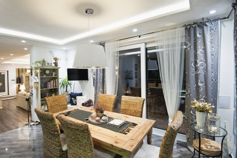 add picture to album