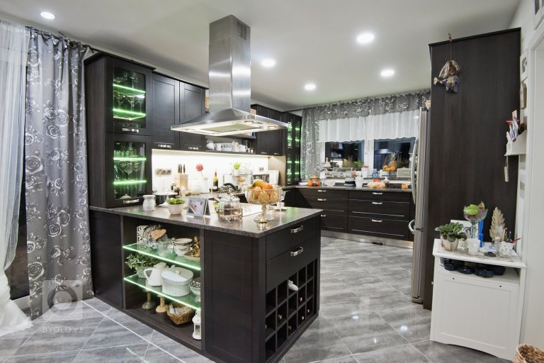 add picture to album