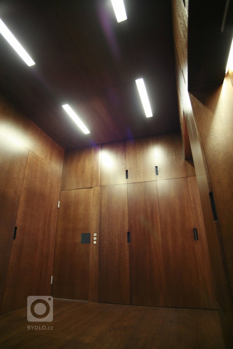 add picture to album