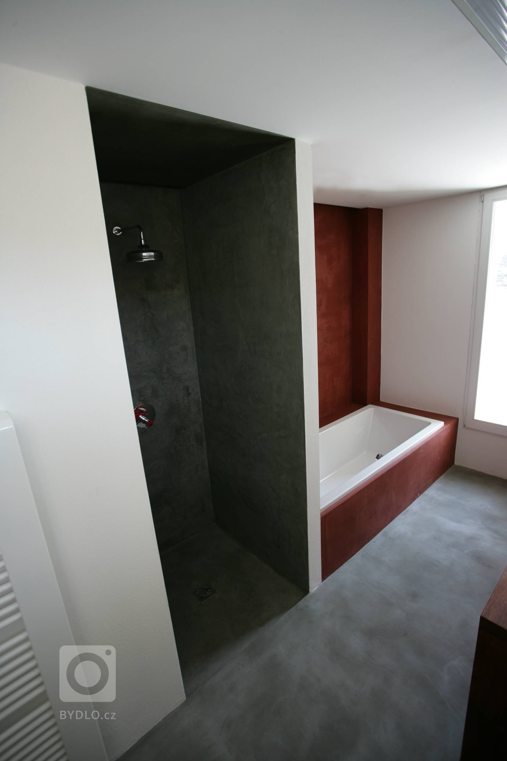 V minulosti klient rekonstruoval dva historické domy v centru města. Po několika letech užívání z jeho strany vznikla potřeba vytvořit separátní přechodné…