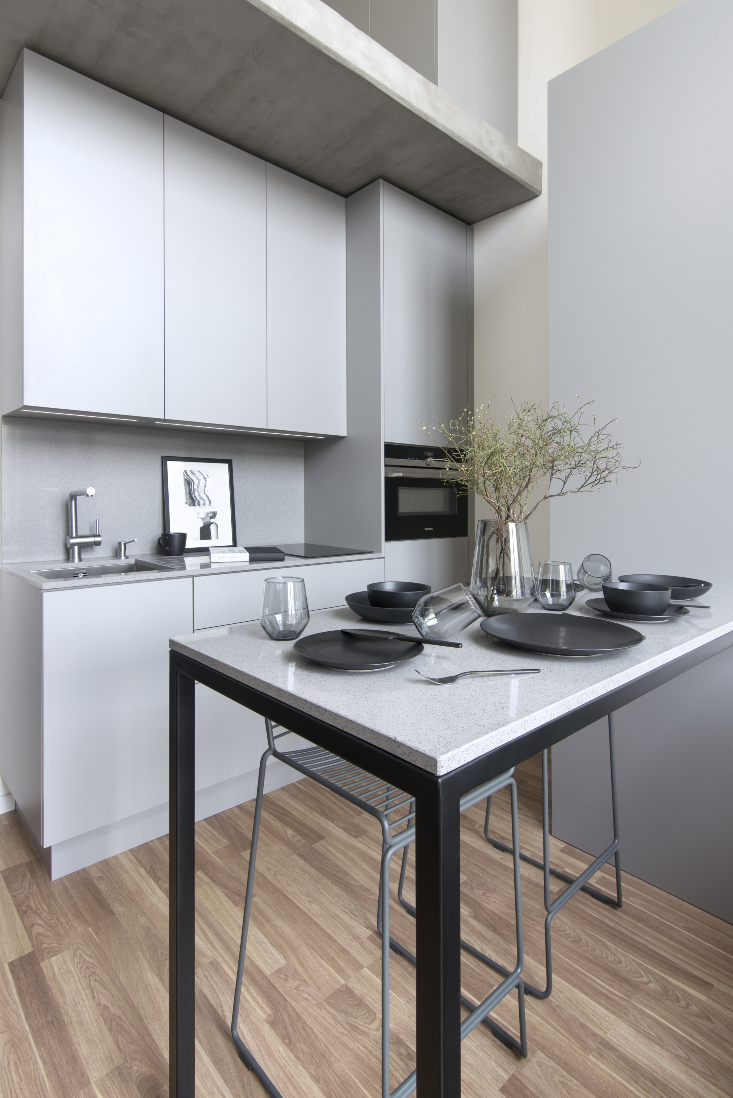 PROSTOR je místo, kde můžete realizovat své sny, vize a představy. Naše zkušenosti, rozhled, schopnosti a kreativita jsou vám k dispozici