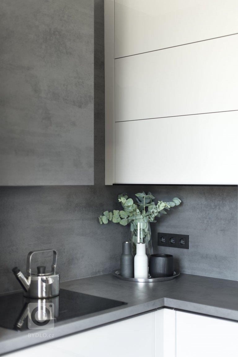 add picture to album