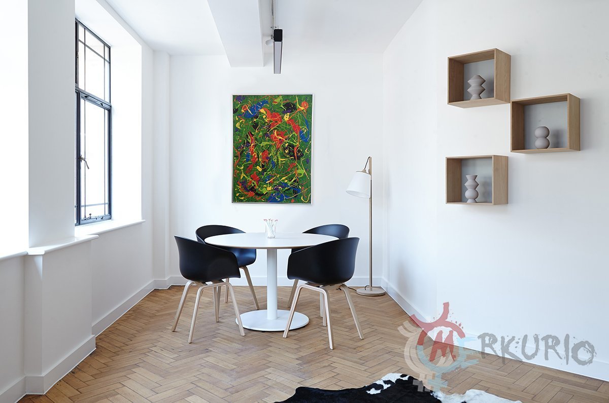 Věnuji se práci s živou abstrakcí: 
- tvořím pocitově-emocionální obrazy na míru naturelu obyvatel objektu, jemuž jsou určeny s přihlédnutím k účelu prostoru …