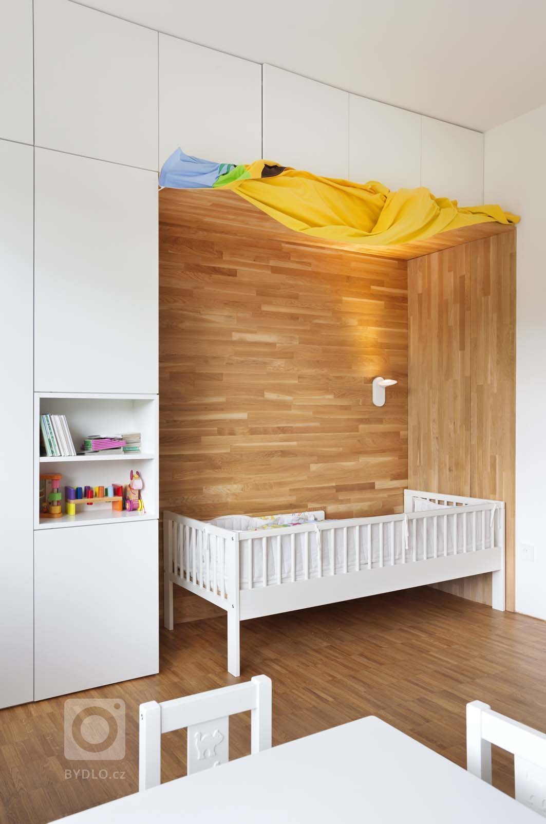 Předmětem návrhu a realizace je rekonstrukce bytu o velikosti 2+kk pro rodinu se dvěma dětmi. Celková velikost byla zvětšena na 3,5+kk využitím přilehlého…