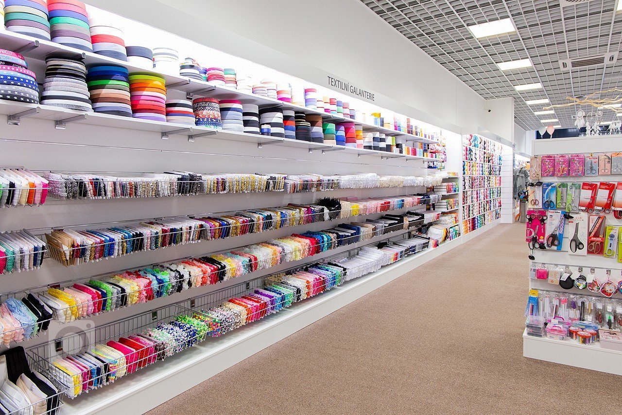 Nabízíme komplexní služby při zařizování komerčních interiérů, nábytek vyrábíme dle dodané projektové dokumentace, nebo zadání investora.&nbsp;Prodejna je…