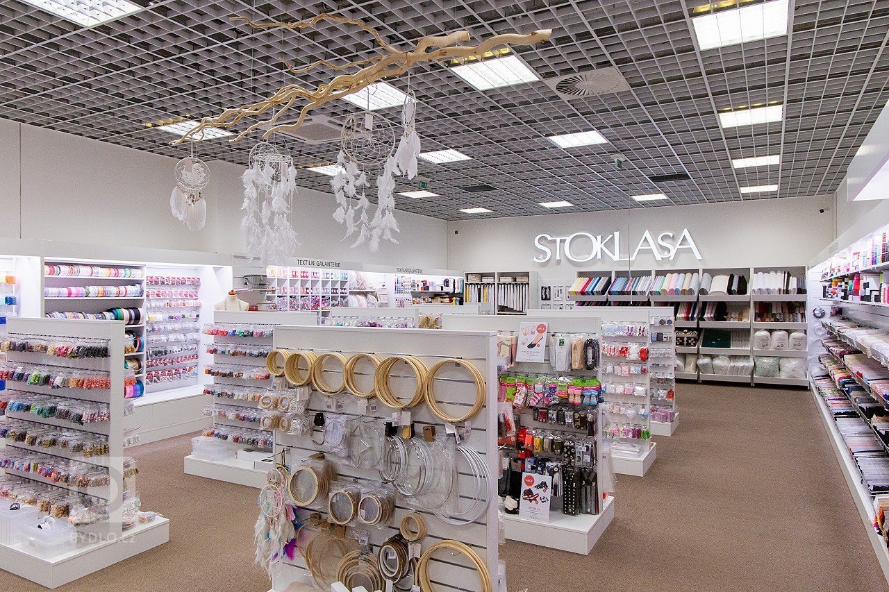 Nabízíme komplexní služby při zařizování komerčních interiérů, nábytek vyrábíme dle dodané projektové dokumentace, nebo zadání investora.&nbsp;Prodejna je…