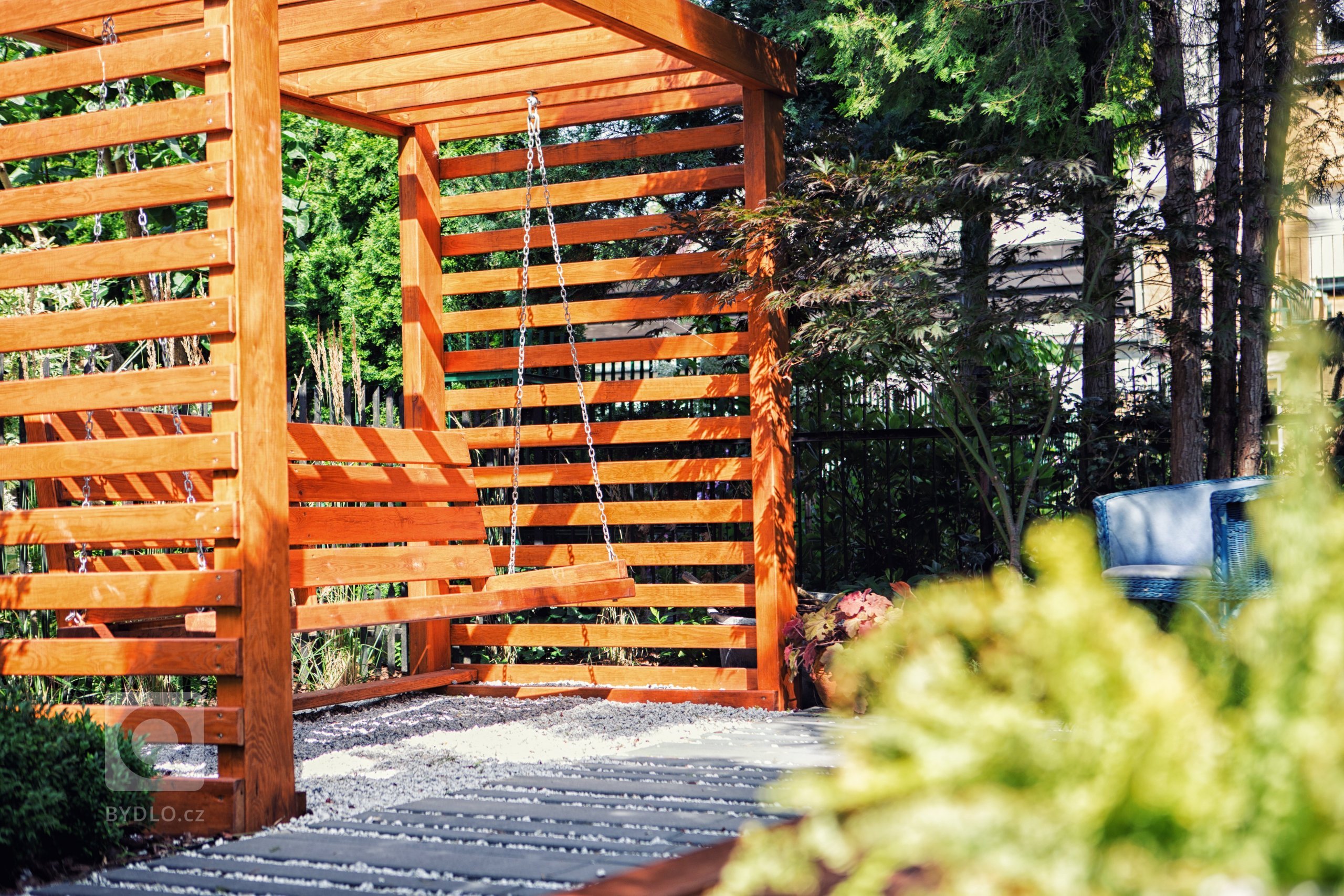 Projekt zahrady předpokládá vytvoření moderního prostoru, který by korespondoval&nbsp; s tvarem domu a jeho interiérem. Jedním z důležitějších prvků bylo…