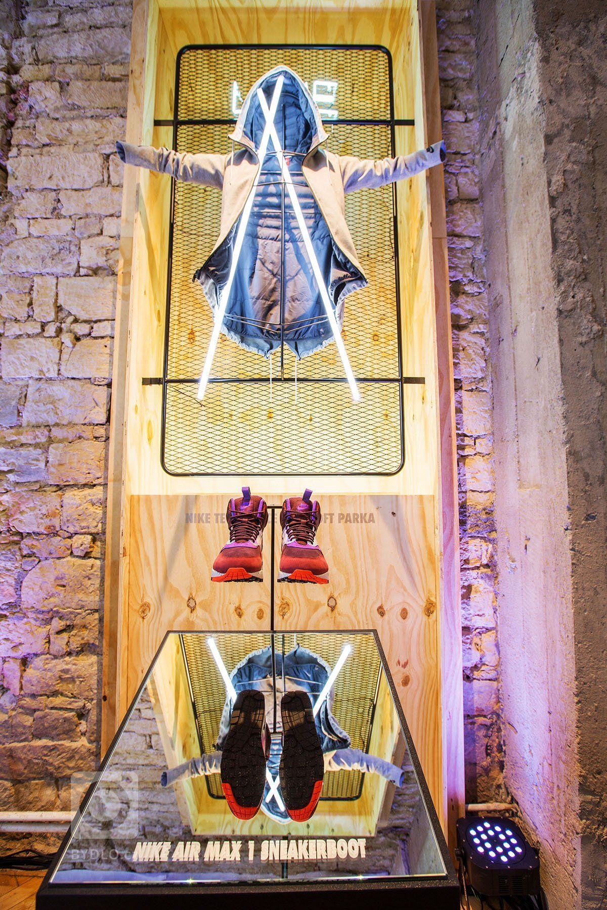 NIKE WOMEN STUDIO návrh a realizace prostoru pro Designblok 2014. Reinkarnace staré tělocvičny v novou interaktivní a multifunkční expozici, která prezentuje…