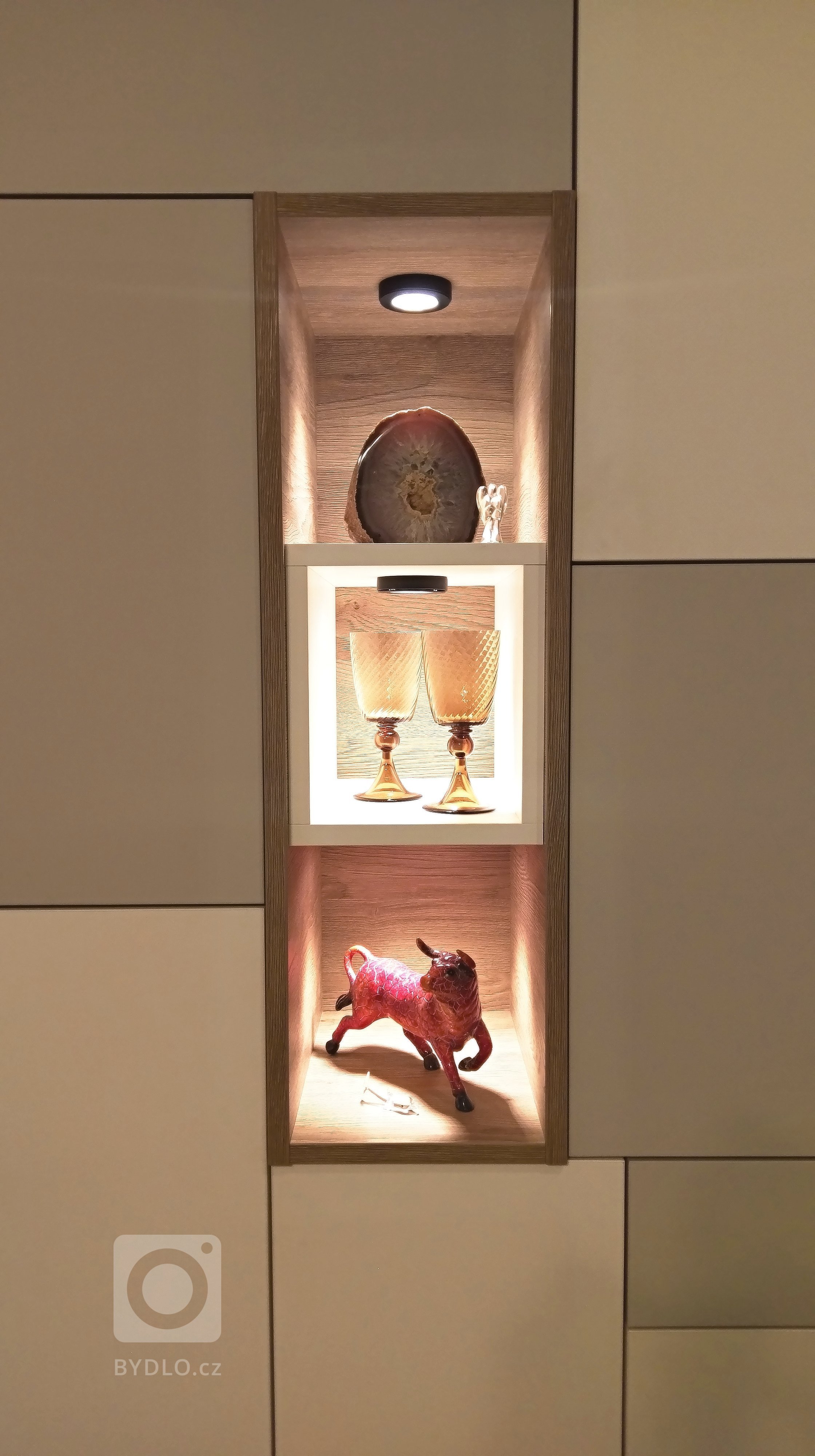 Rekonstrukce bytu v činžovním domě z počátku 20.století.
