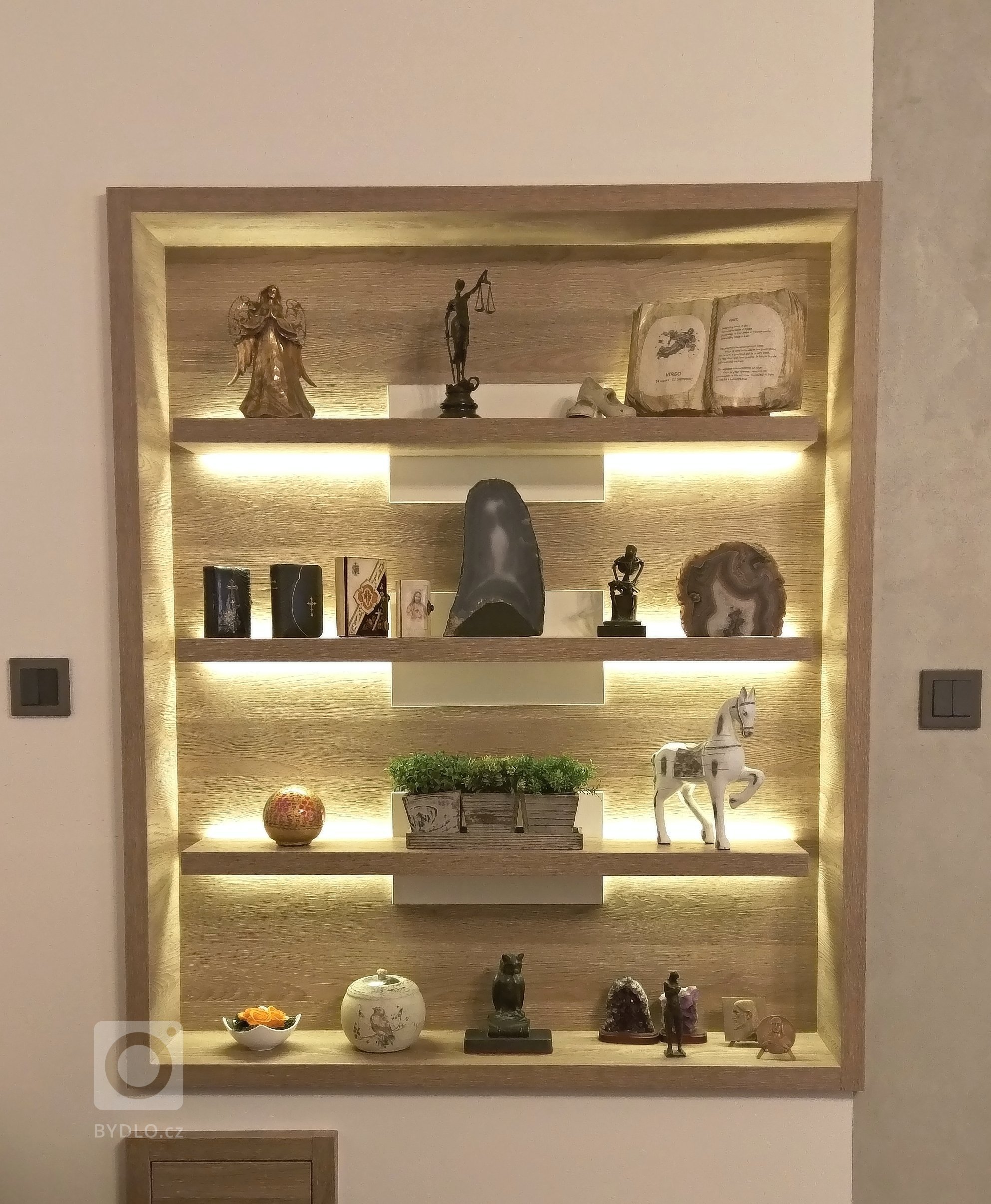 Rekonstrukce bytu v činžovním domě z počátku 20.století.
