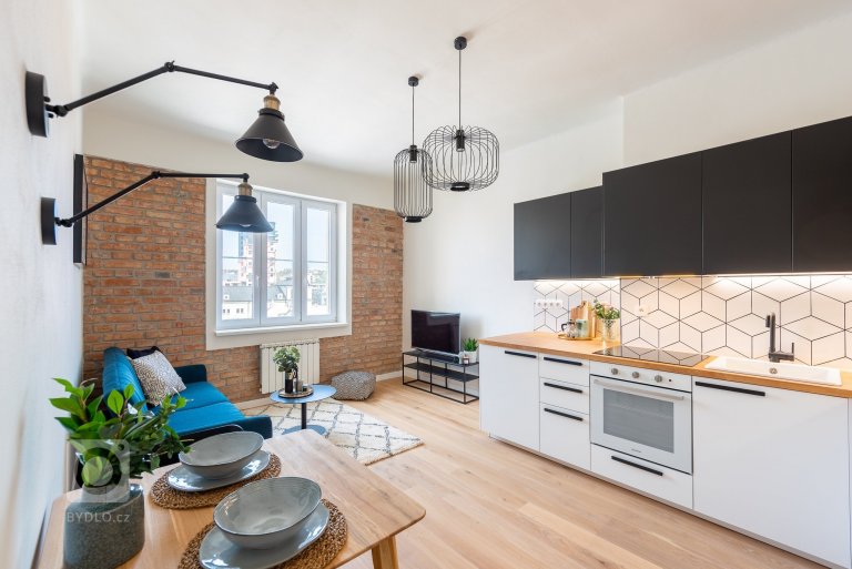 add picture to album