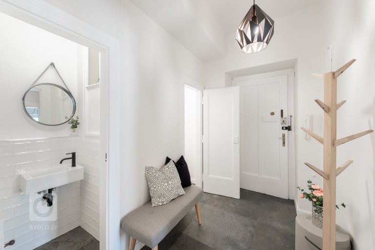 add picture to album