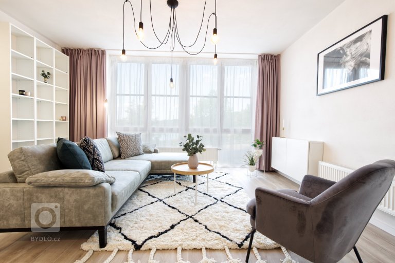 add picture to album