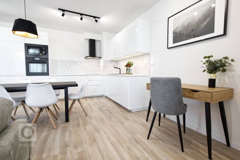 add picture to album