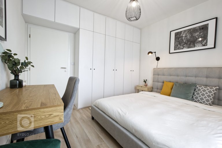 add picture to album