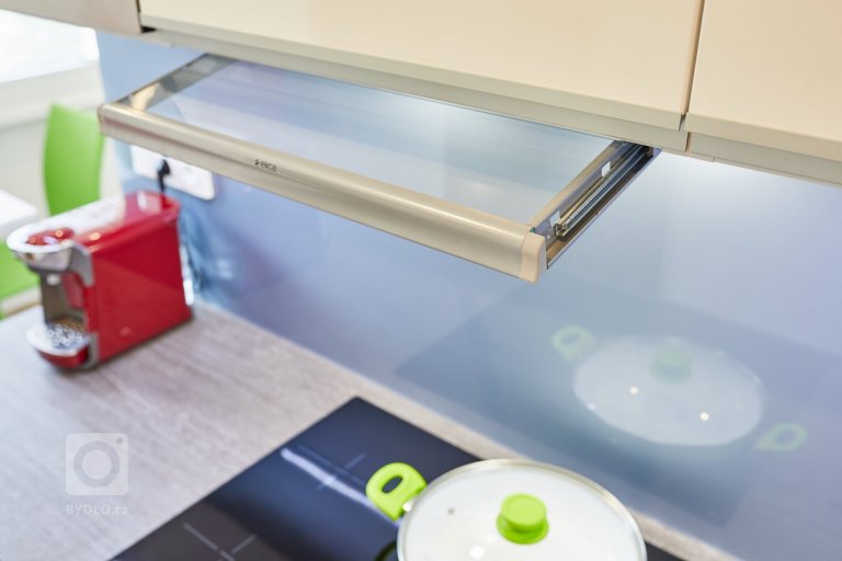 add picture to album