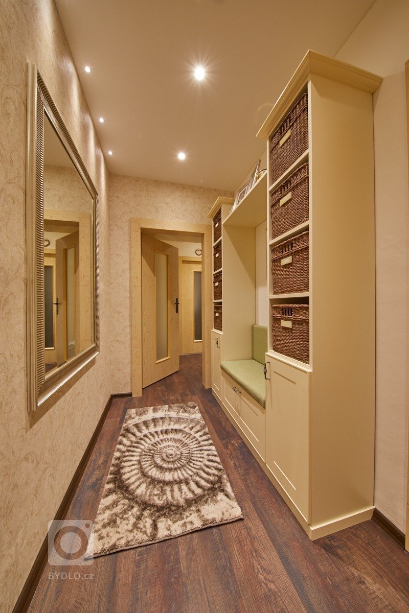 Klientka Klára bydlí v klasickém panelovém domě, který je netypicky umístěn&nbsp;&nbsp;v parku s&nbsp;velkým množstvím zeleně. Klára vždy snila o rodinné domě…