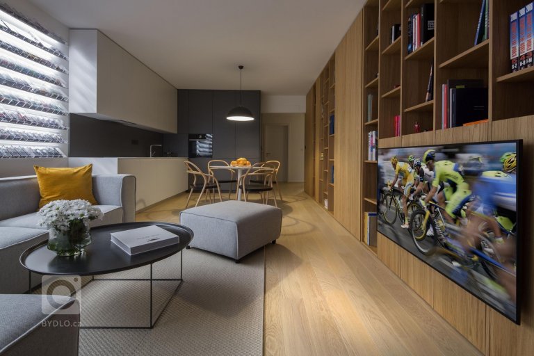 add picture to album