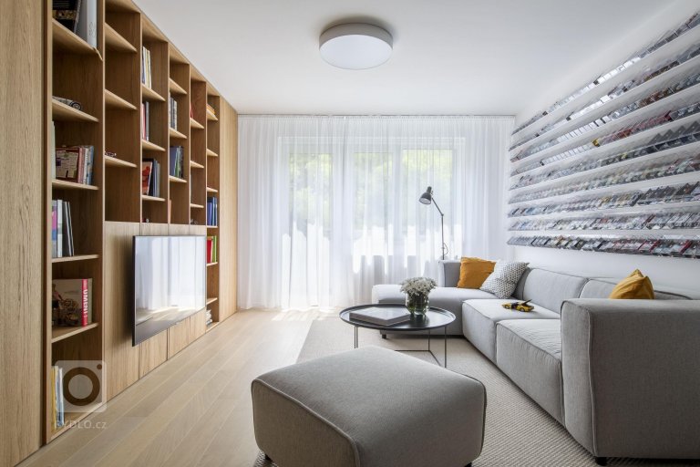 add picture to album