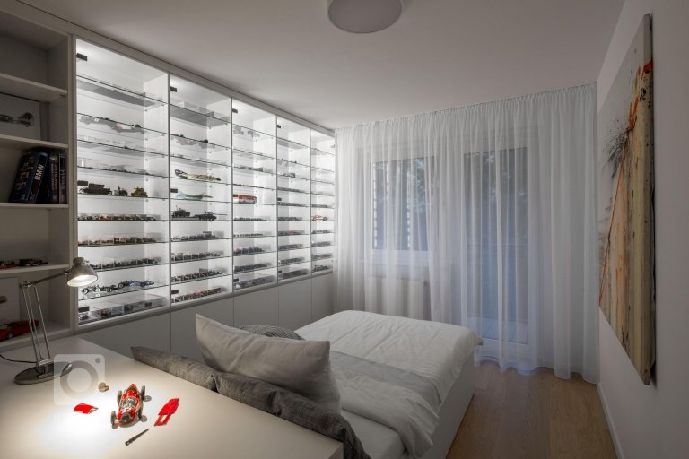 add picture to album