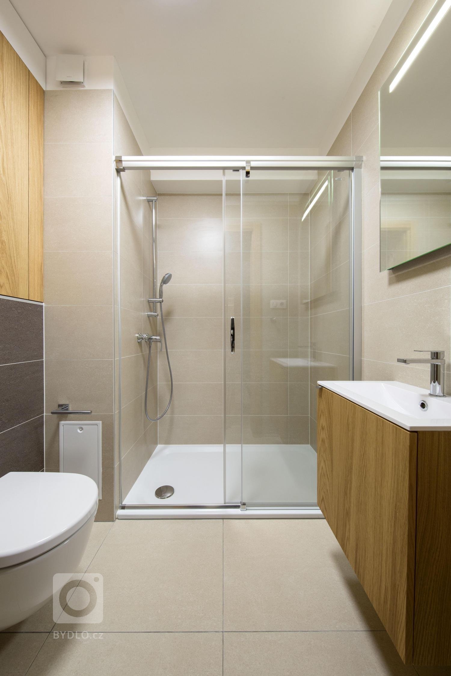 Byt v rezidenčním souboru Stein v Bratislavě jsme převzali ve stádiu holobytu s laminátovou podlahou, interiérovými dveřmi a koupelnami. V projektu jsme…