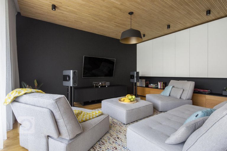 add picture to album