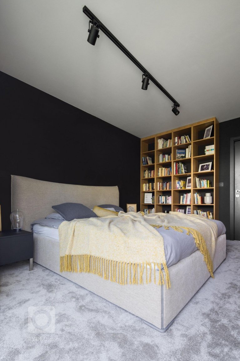 add picture to album