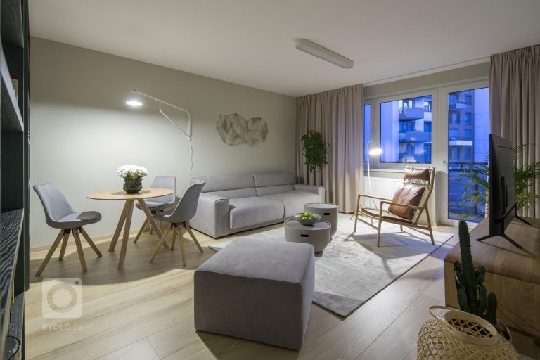 add picture to album