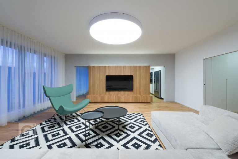 add picture to album