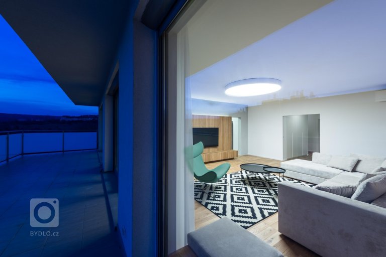 add picture to album