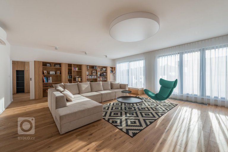 add picture to album