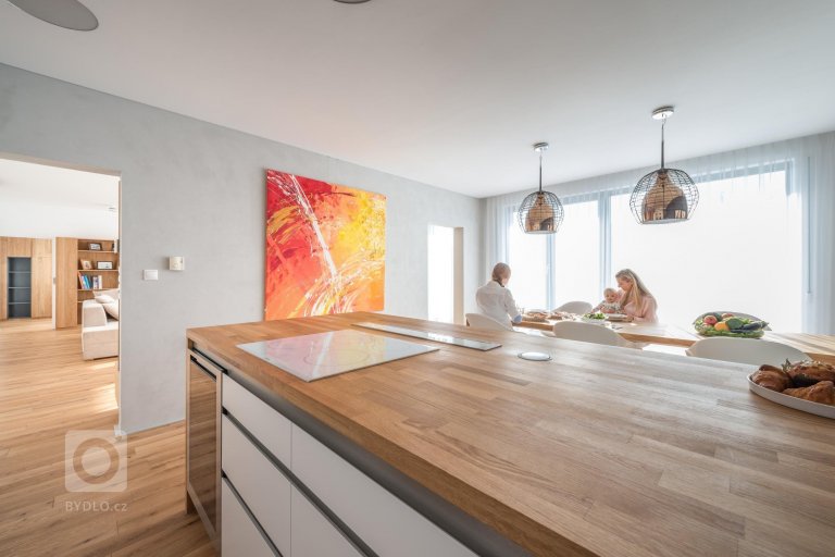 add picture to album