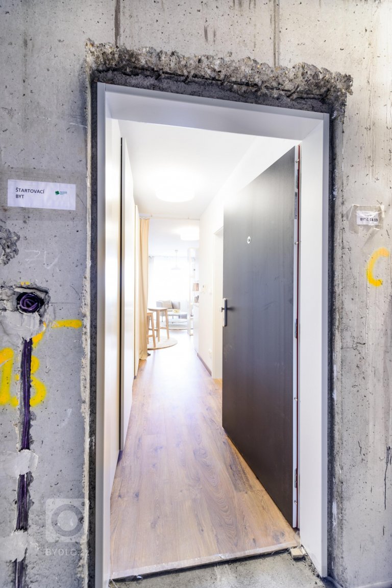 add picture to album