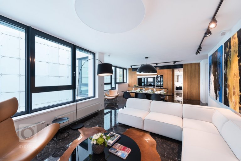 add picture to album